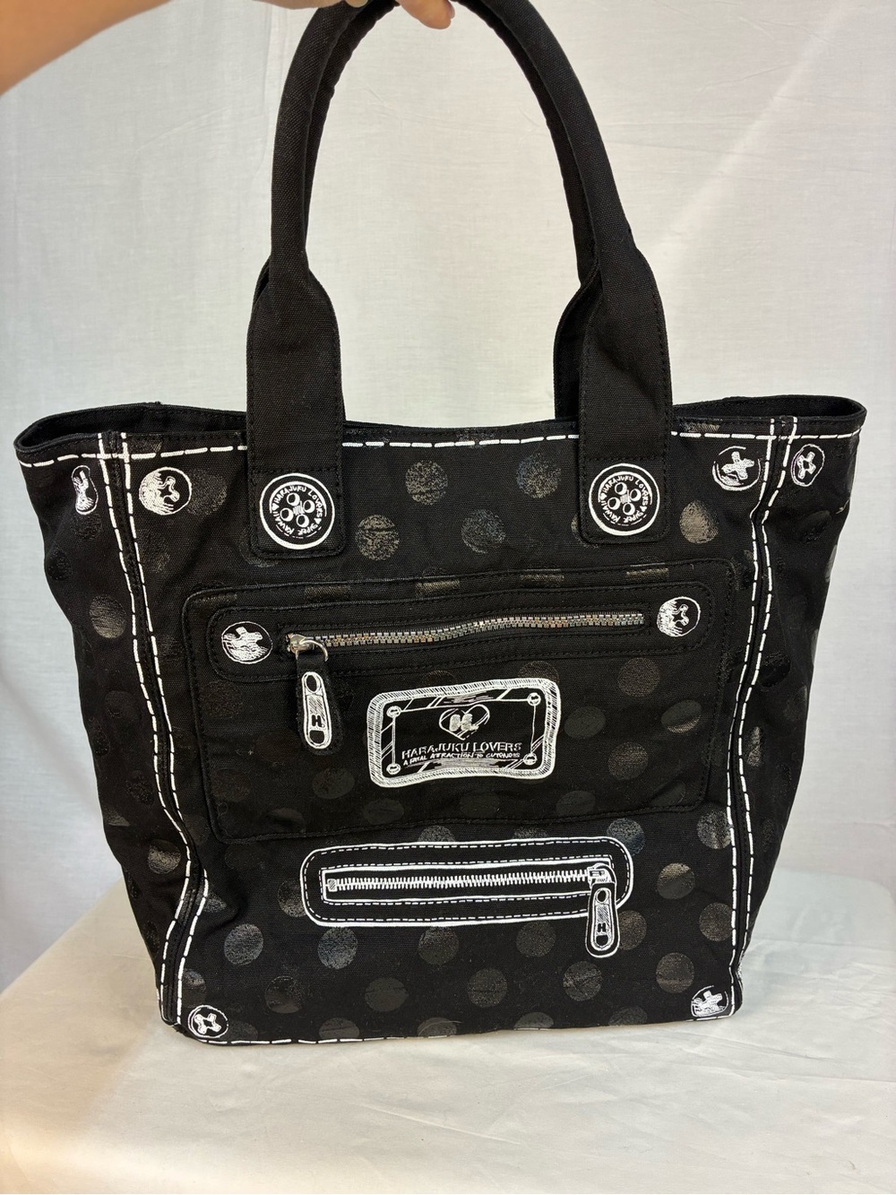 Harajuku Lovers Fatal Attraction to Cuteness Button Tote